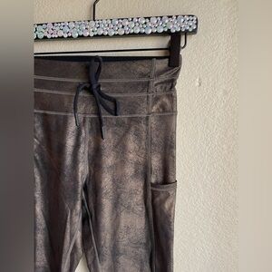 ⚡️Zyia 🌙 crop gold metallic leggings 3 for 25